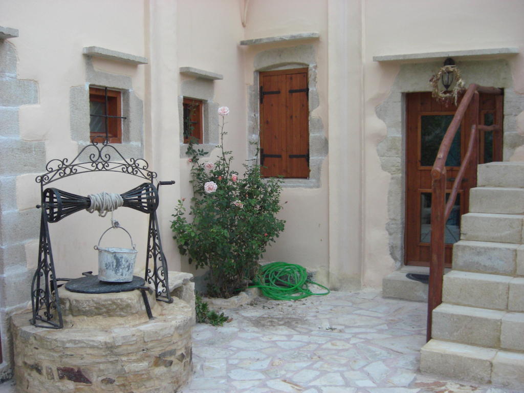 Vafés Patriko Traditional Stone Houses الغرفة الصورة