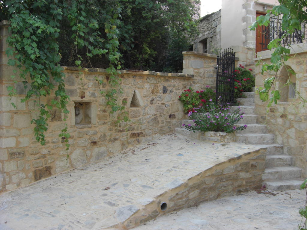 Vafés Patriko Traditional Stone Houses الغرفة الصورة