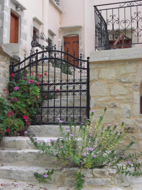 Vafés Patriko Traditional Stone Houses الغرفة الصورة